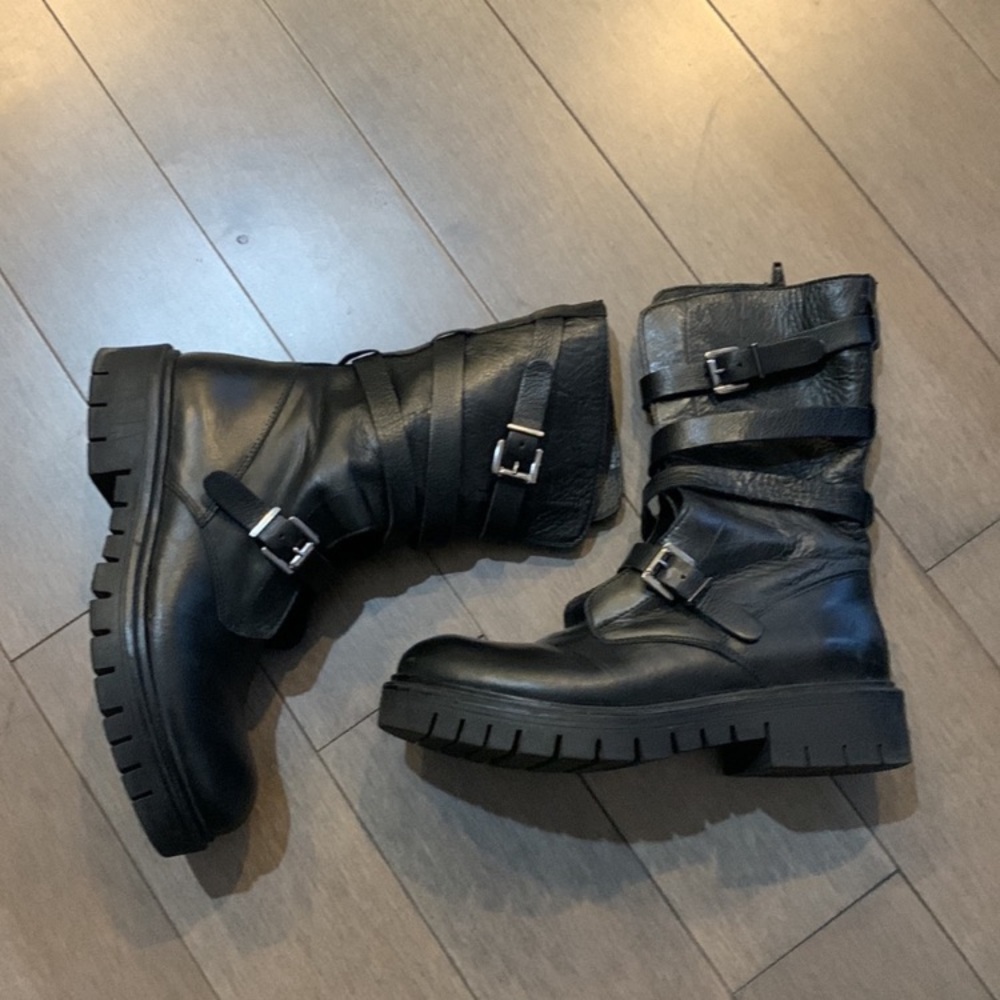 FRYE LEATHER BOOTS. MADE IN ITALY. GREAT CONDITION - Picture 4 of 10